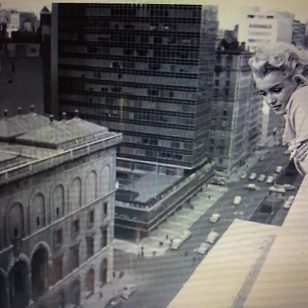 Marilyn Center * Beci